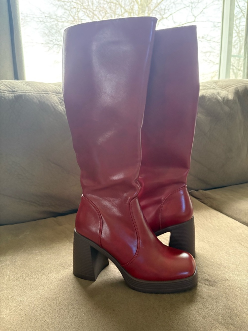 Women's Tall Platform Heel Boots in Burgundy